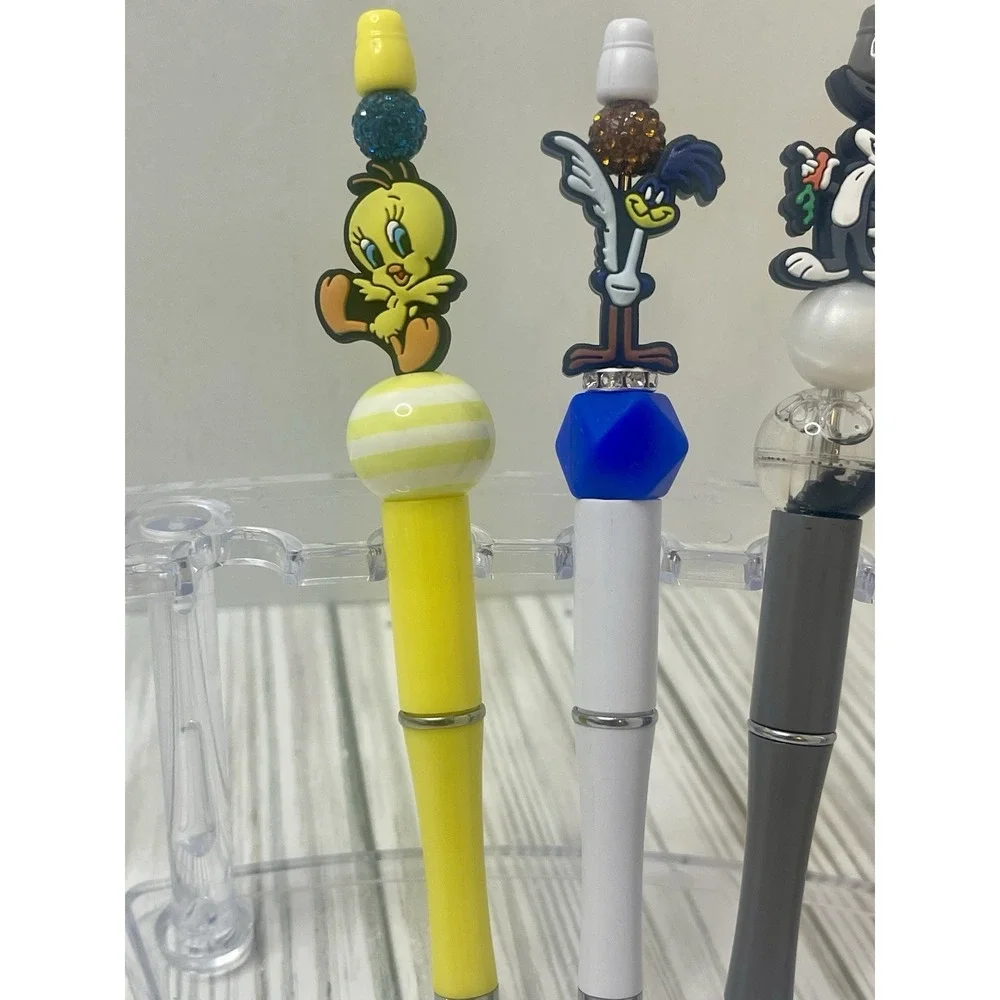 Bugs Bunny And Friends 5 Piece Beadable Pen Set. Black ink.